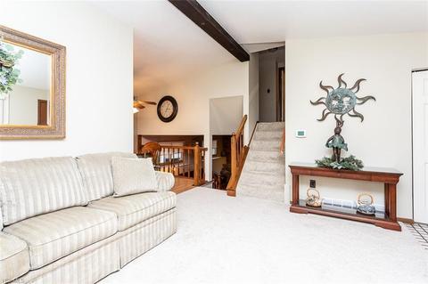 9602 Munich Dr, Parma, OH 44130 photo 5