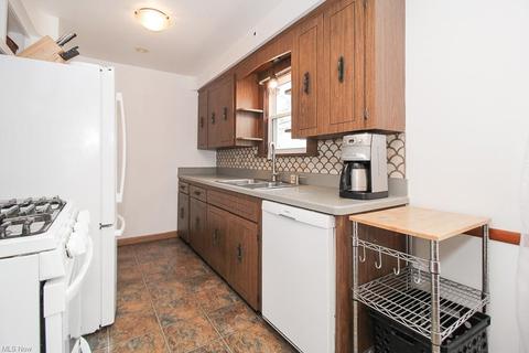 29664 Robert St, Wickliffe, OH 44092 photo 21