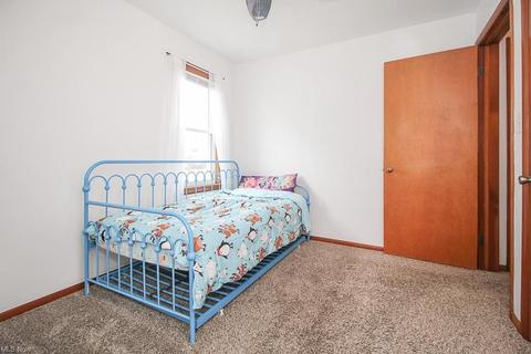 29664 Robert St, Wickliffe, OH 44092 photo 9