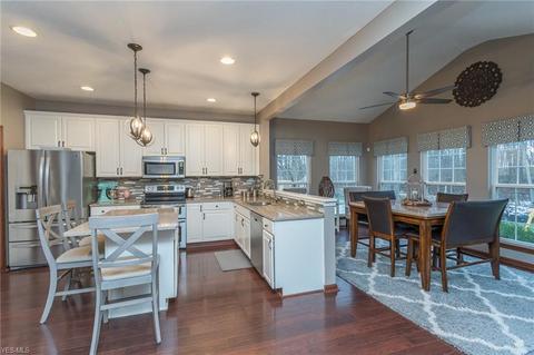 1670 Pine Dr, Avon, OH 44011 photo 4