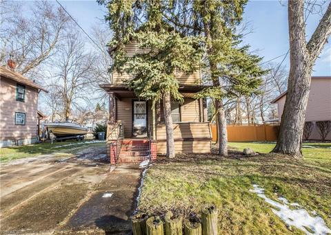 819 Carlysle St, Akron, OH 44310 photo 27