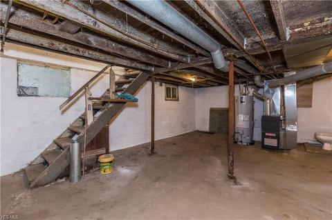819 Carlysle St, Akron, OH 44310 photo 21