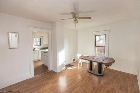 819 Carlysle St, Akron, OH 44310 photo 11