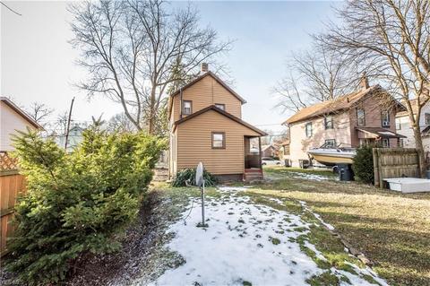 819 Carlysle St, Akron, OH 44310 photo 23