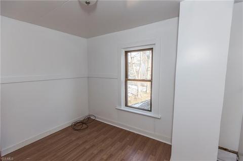 819 Carlysle St, Akron, OH 44310 photo 14