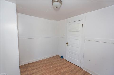 819 Carlysle St, Akron, OH 44310 photo 15