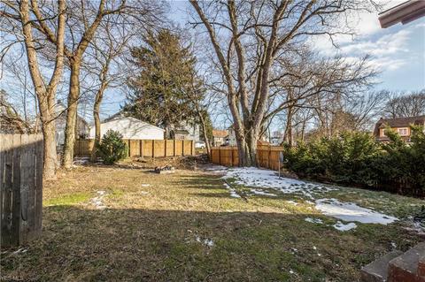 819 Carlysle St, Akron, OH 44310 photo 24