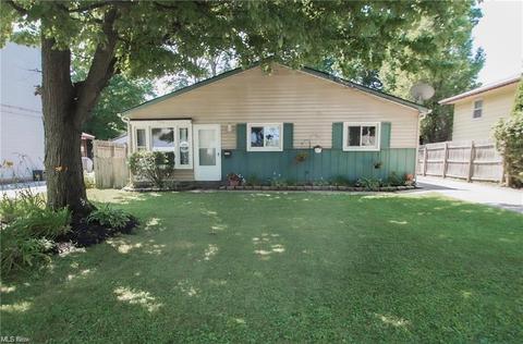 27 Mentor On The Lake Homes For Sale Mentor On The Lake Oh Real Estate Movoto