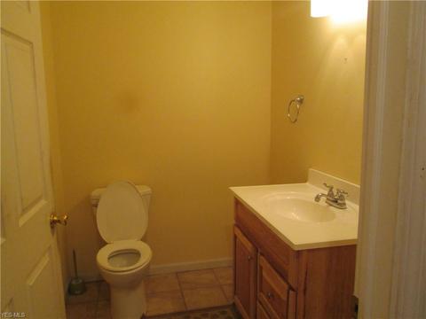 1475 Deer Path Dr, Cambridge, OH 43725 photo 10