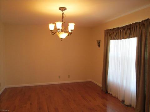 1475 Deer Path Dr, Cambridge, OH 43725 photo 4