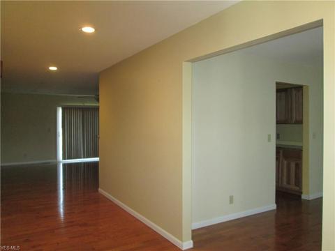 1475 Deer Path Dr, Cambridge, OH 43725 photo 3