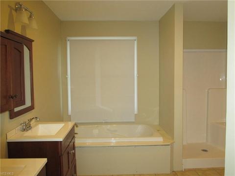1475 Deer Path Dr, Cambridge, OH 43725 photo 9