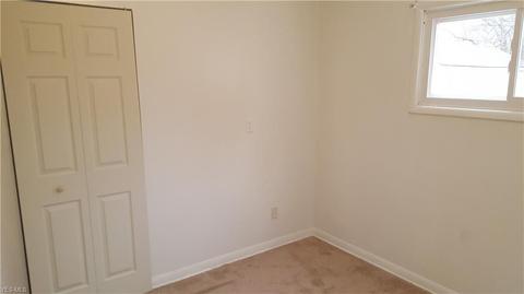 865 Independence Ave, Akron, OH 44310 photo 6