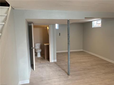 865 Independence Ave, Akron, OH 44310 photo 13