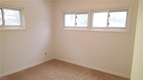 865 Independence Ave, Akron, OH 44310 photo 7