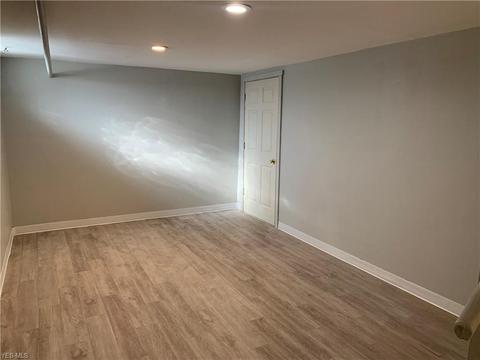 865 Independence Ave, Akron, OH 44310 photo 15