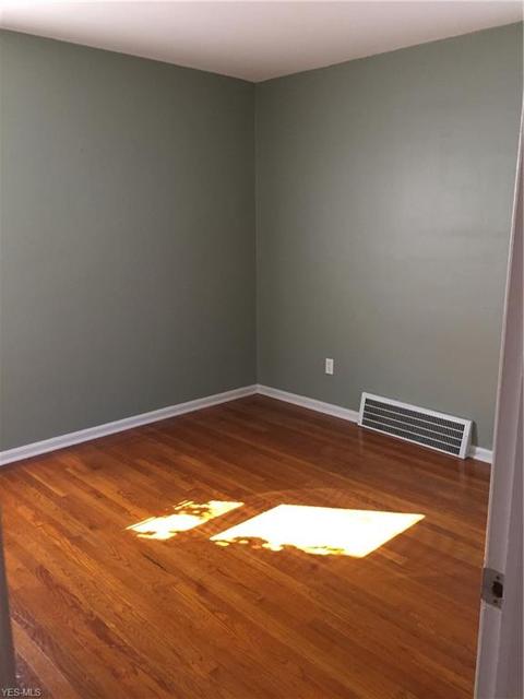 854 E 230th, Euclid, OH 44123 photo 5