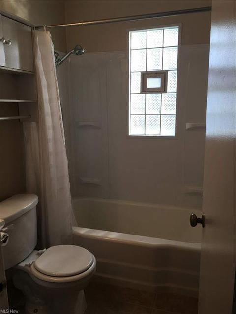 2829 Commonwealth Dr, Parma, OH 44134 photo 7