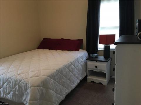 2829 Commonwealth Dr, Parma, OH 44134 photo 8