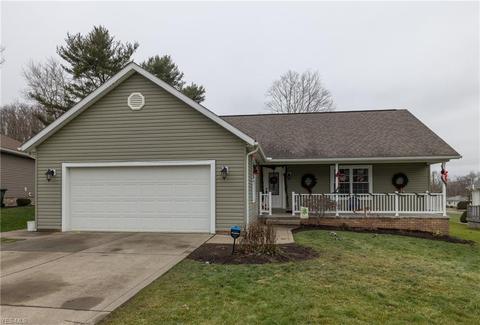 1402 Edgewood Dr, Dover, OH 44622 photo 1