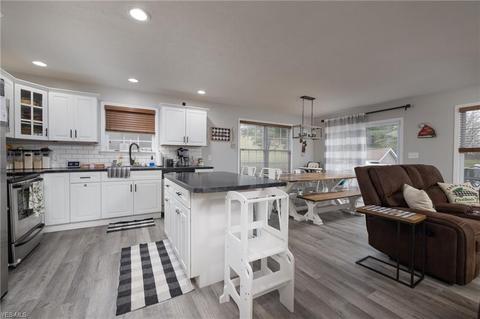 1402 Edgewood Dr, Dover, OH 44622 photo 7