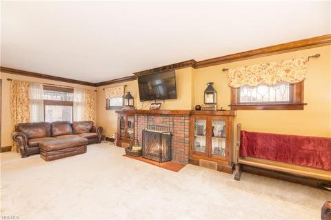 7101 Charles, Parma, OH 44129 photo 9