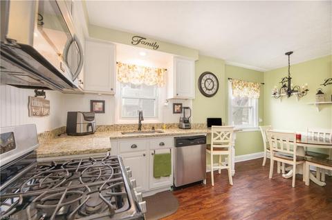 7101 Charles, Parma, OH 44129 photo 2