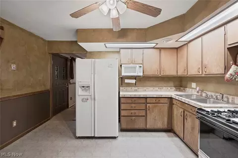 620 Boston Ave, Elyria, OH 44035 photo 4