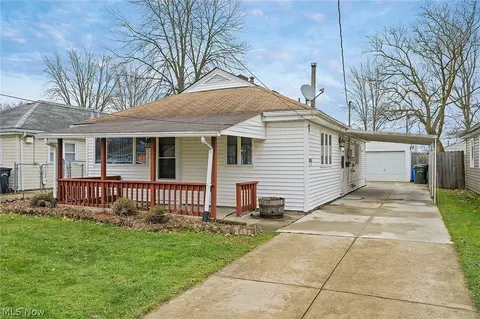 620 Boston Ave, Elyria, OH 44035 photo 2