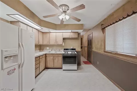 620 Boston Ave, Elyria, OH 44035 photo 3