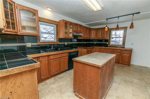 1965 E 31st St, Lorain, OH 44055 photo 9