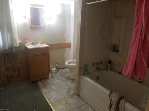 113 Vesper St, Akron, OH 44310 photo 9