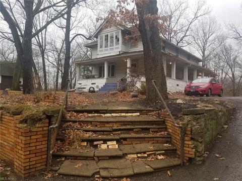113 Vesper St, Akron, OH 44310 photo 1