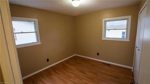 4672 Willowbrook Dr, Mentor, OH 44060 photo 9