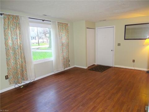 3801 Fargo Dr, Ashtabula, OH 44004 photo 2