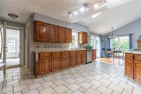 2759 Coventry Ln NW, Canton, OH 44708 photo 10