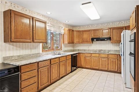 6290 Cloverly Dr, Solon, OH 44139 photo 9