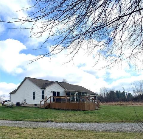 9629 Nichols Rd, Freedom, OH 44288 photo 3