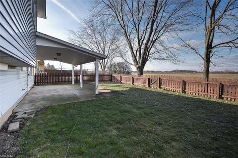 150 Potomac Dr, Elyria, OH 44035 photo 4