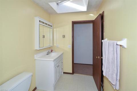 150 Potomac Dr, Elyria, OH 44035 photo 22