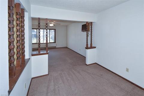 150 Potomac Dr, Elyria, OH 44035 photo 10