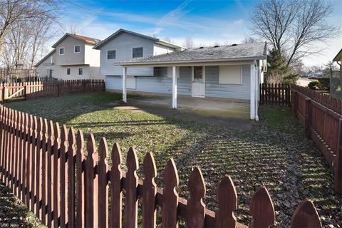 150 Potomac Dr, Elyria, OH 44035 photo 2