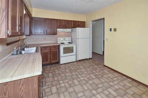 150 Potomac Dr, Elyria, OH 44035 photo 13