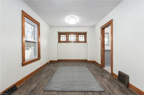 223 Olive St, Elyria, OH 44035 photo 8