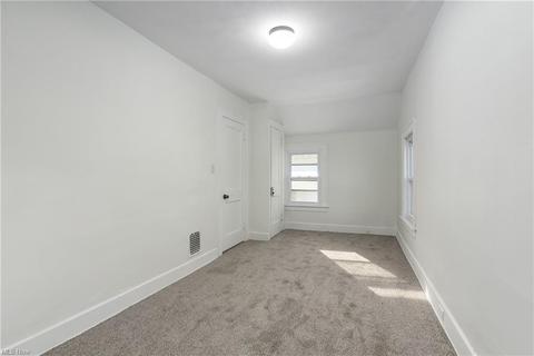 223 Olive St, Elyria, OH 44035 photo 24