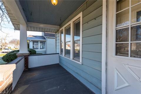 223 Olive St, Elyria, OH 44035 photo 3