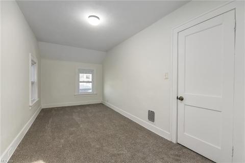 223 Olive St, Elyria, OH 44035 photo 23