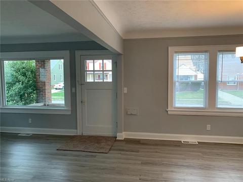 795 E 232nd St, Euclid, OH 44123 photo 17