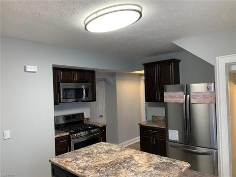 795 E 232nd St, Euclid, OH 44123 photo 7