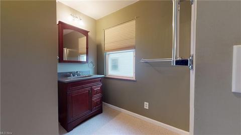 5790 Eldon Dr, Parma, OH 44130 photo 14